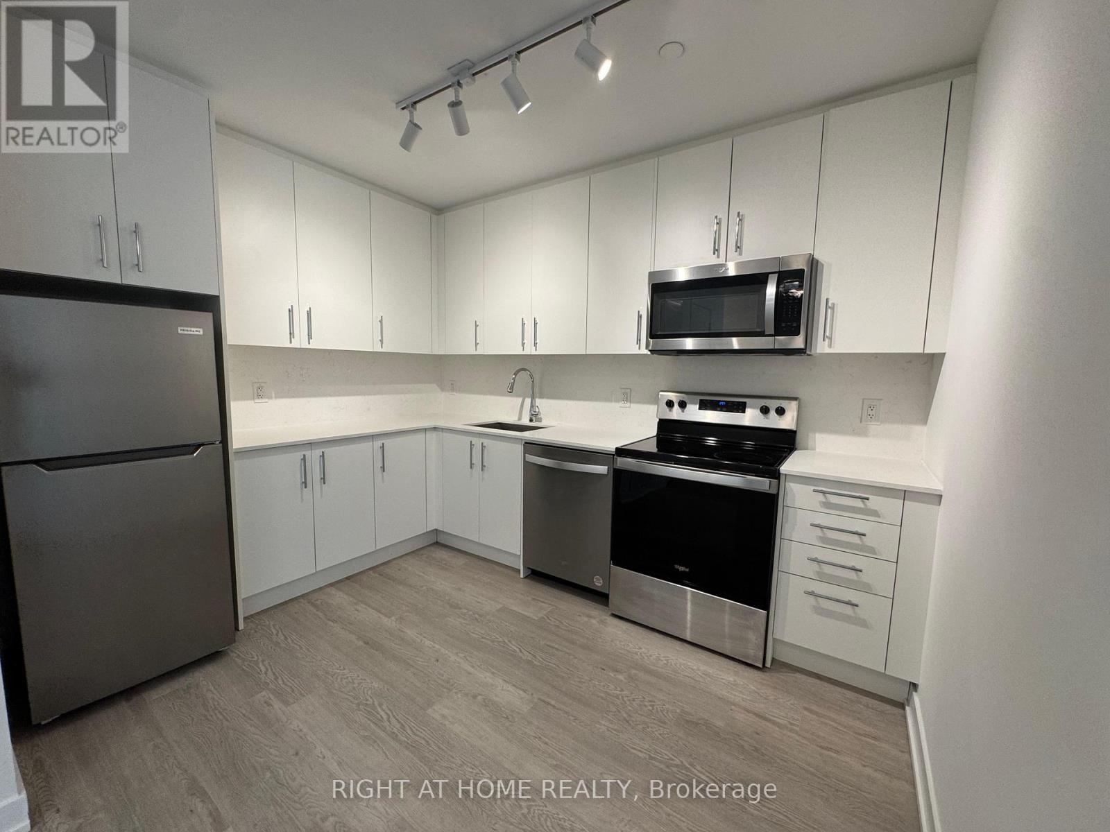 202 - 3 Strathgowan Avenue, Toronto, Ontario  M4N 1B8 - Photo 6 - C13086616