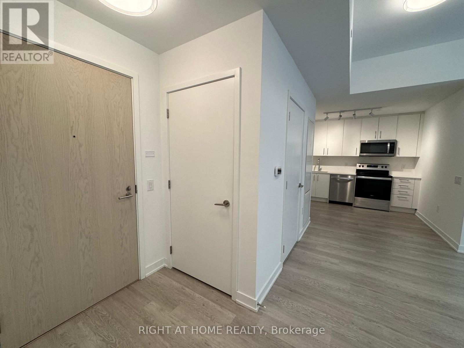 202 - 3 Strathgowan Avenue, Toronto, Ontario  M4N 1B8 - Photo 5 - C13086616