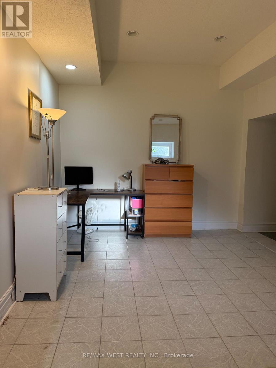 90 Stephanie Boulevard, Vaughan, Ontario  L4L 1A6 - Photo 9 - N13041006
