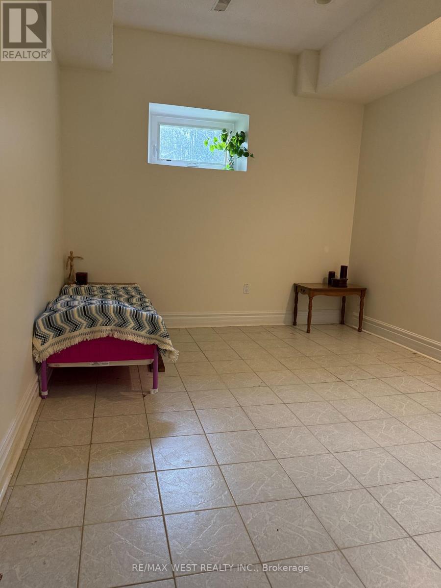90 Stephanie Boulevard, Vaughan, Ontario  L4L 1A6 - Photo 10 - N13041006