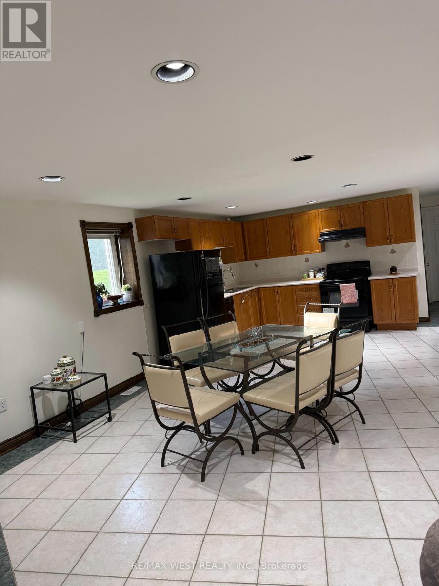 90 Stephanie Boulevard, Vaughan, Ontario  L4L 1A6 - Photo 8 - N13041006