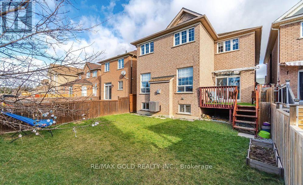 56 Kanashiro Street, Brampton, Ontario  L6P 1H4 - Photo 13 - W13237628