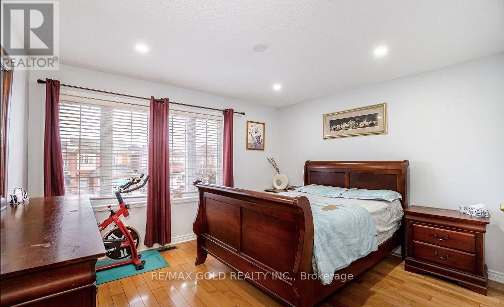 56 Kanashiro Street, Brampton, Ontario  L6P 1H4 - Photo 8 - W13237628