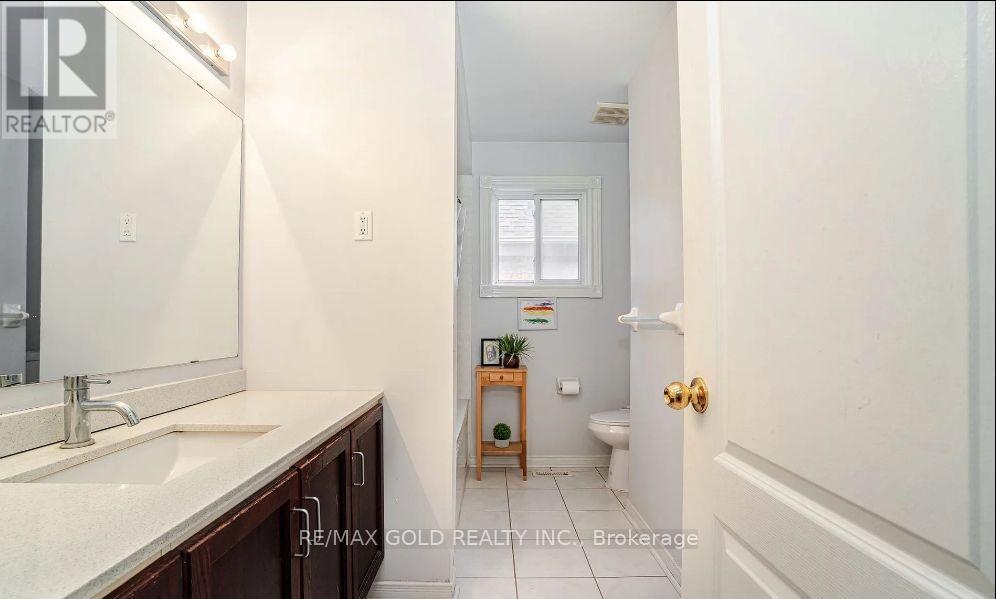 56 Kanashiro Street, Brampton, Ontario  L6P 1H4 - Photo 11 - W13237628