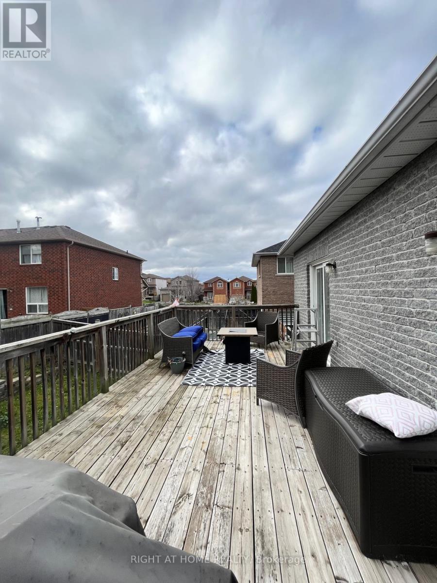 63 Jessica Drive, Barrie, Ontario  L4N 5T3 - Photo 11 - S13237720
