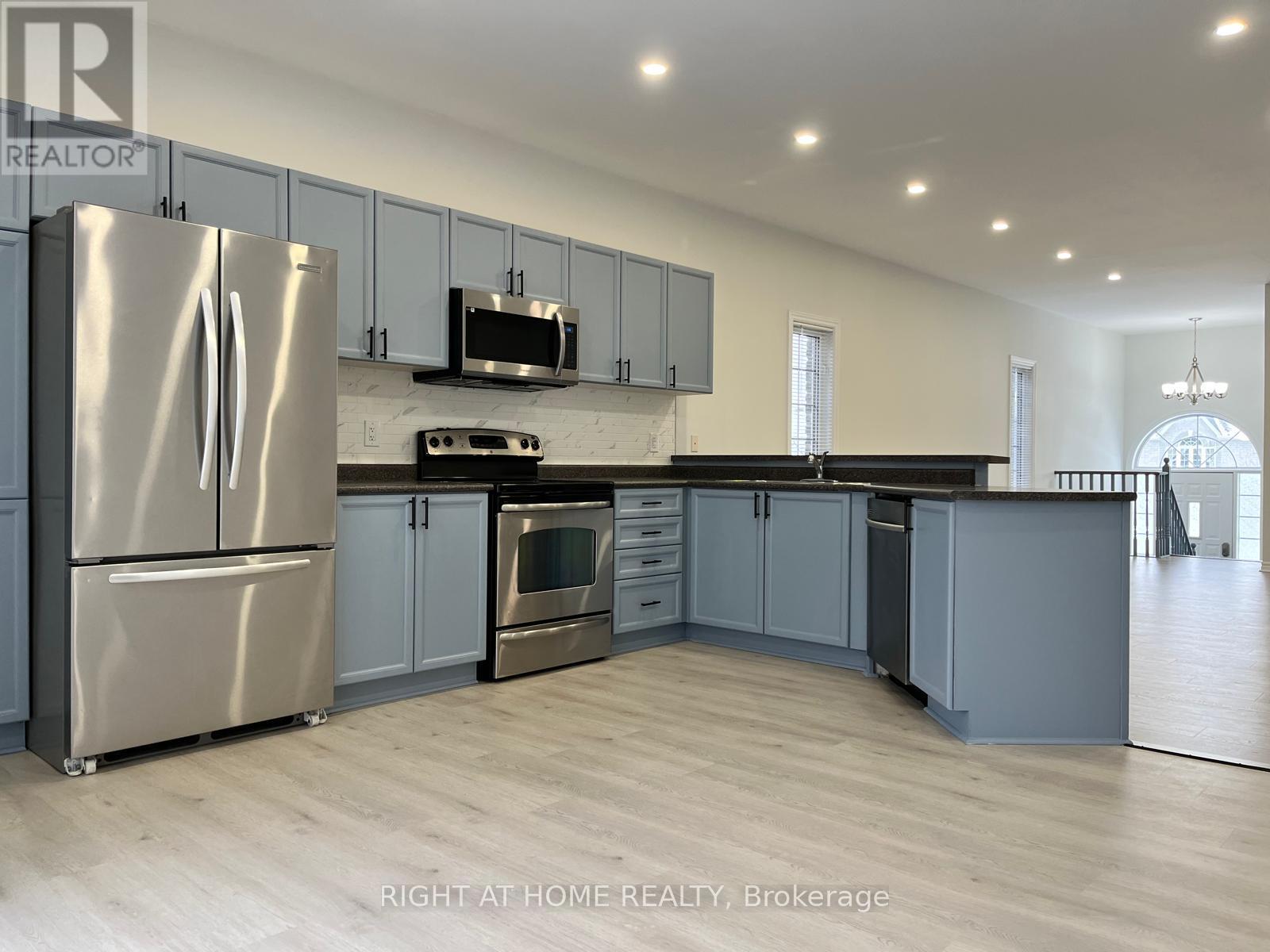 63 Jessica Drive, Barrie, Ontario  L4N 5T3 - Photo 2 - S13237720