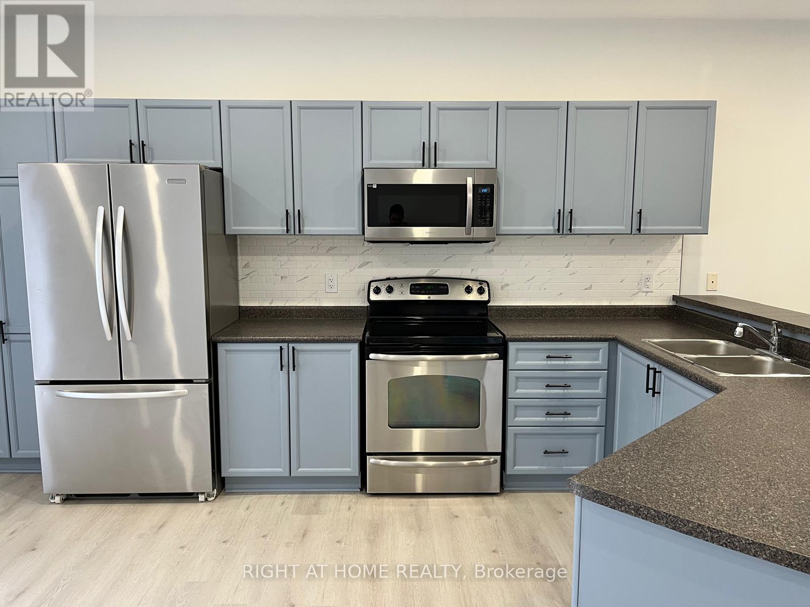 63 Jessica Drive, Barrie, Ontario  L4N 5T3 - Photo 3 - S13237720