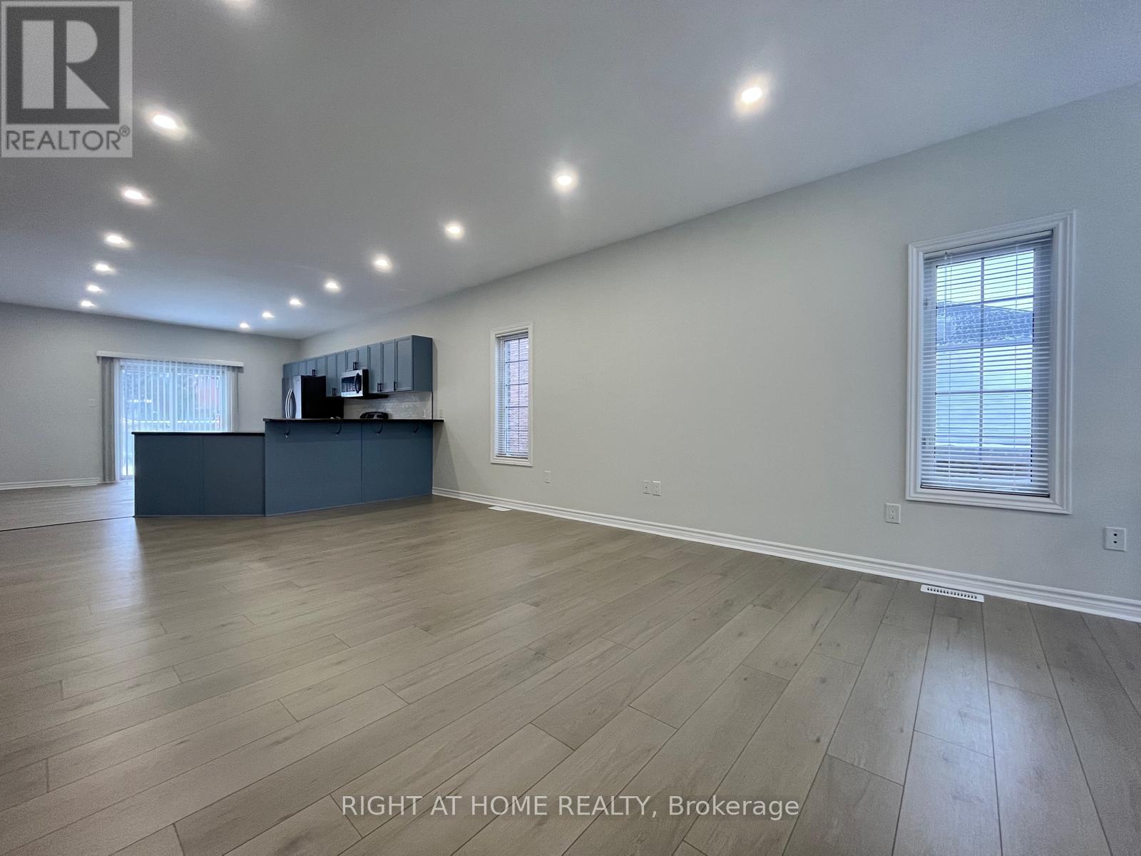 63 Jessica Drive, Barrie, Ontario  L4N 5T3 - Photo 4 - S13237720