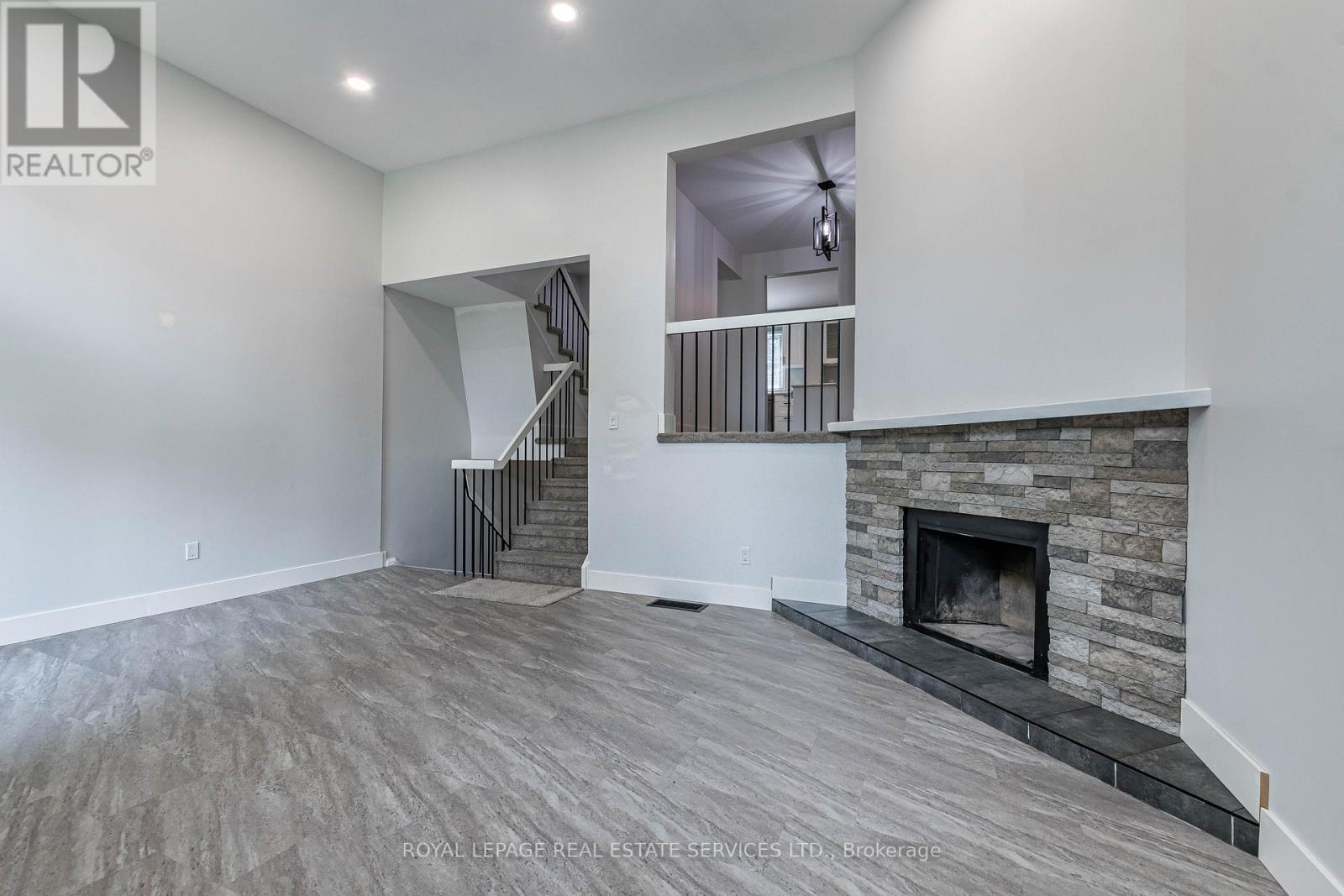 35 - 1855 Maple Ridge Drive, Mississauga, Ontario  L4W 2N7 - Photo 9 - W13237728