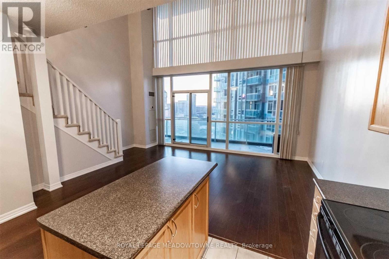 2114 - 223 Webb Drive, Mississauga, Ontario  L5B 0E8 - Photo 4 - W13237730