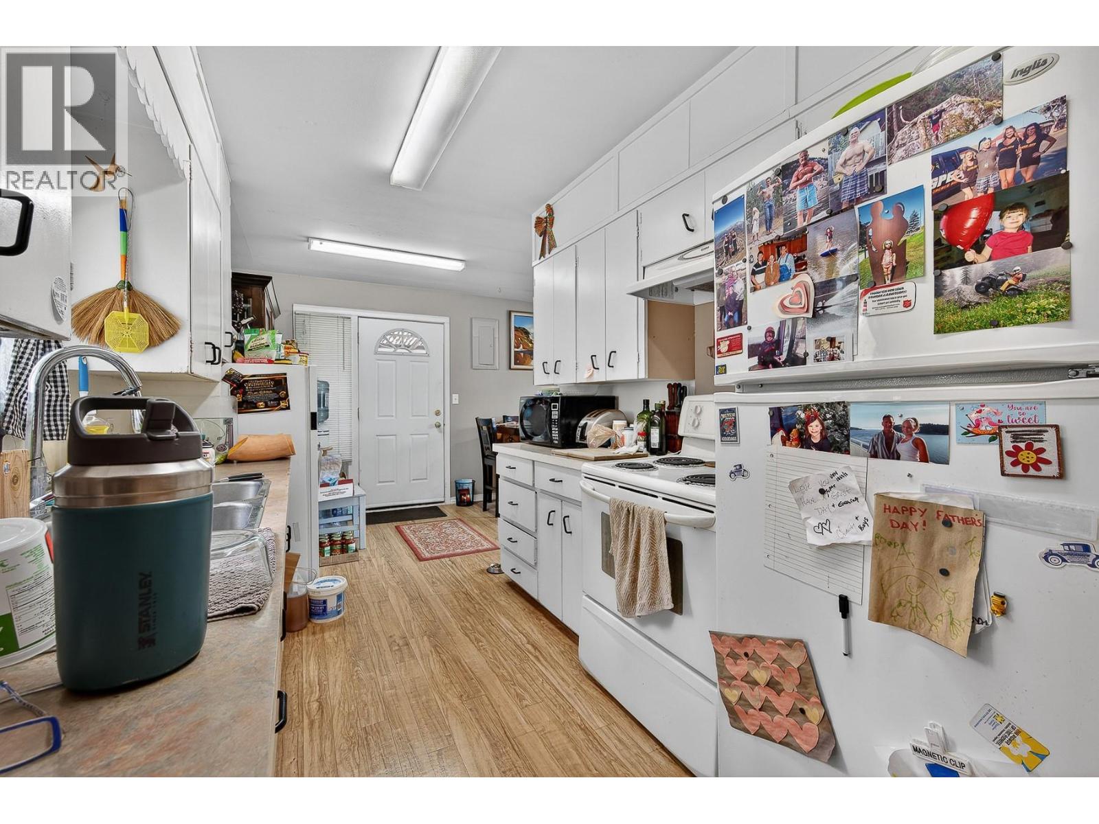 7909/7913 Hudson Road, Salmon Arm, British Columbia  V1E 2P9 - Photo 34 - 10386812