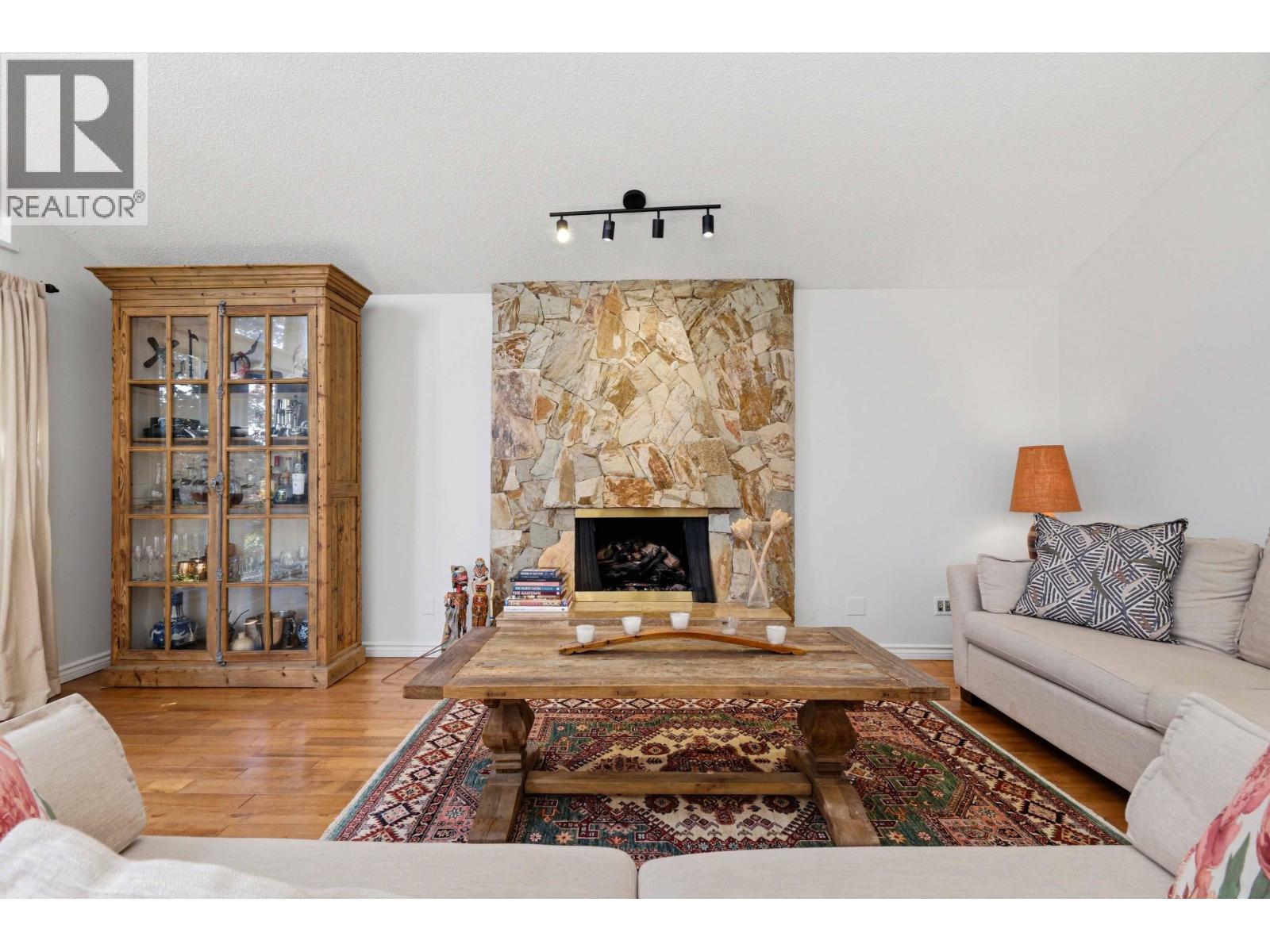 4150 Best Court, North Vancouver, British Columbia  V7G 2E3 - Photo 6 - R3132065