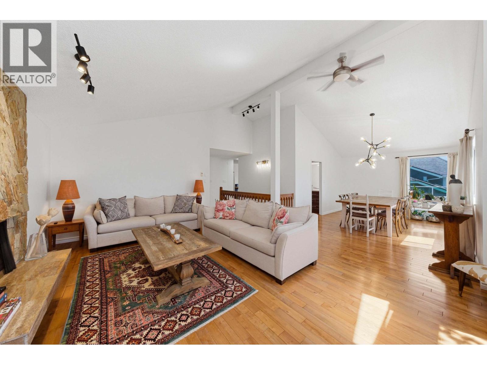 4150 Best Court, North Vancouver, British Columbia  V7G 2E3 - Photo 5 - R3132065