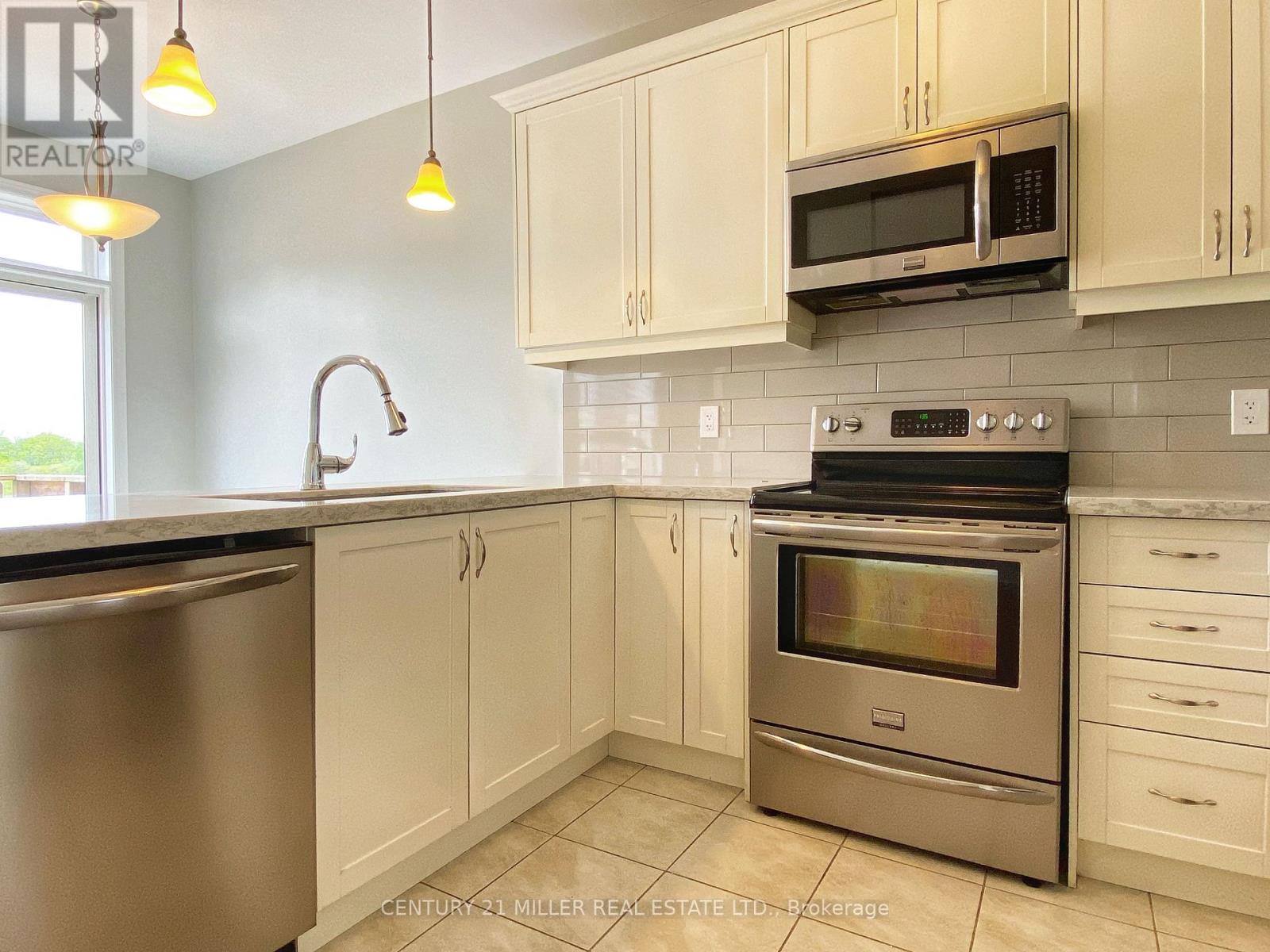 67 Summerberry Way, Hamilton, Ontario  L9B 1A2 - Photo 9 - X13237726