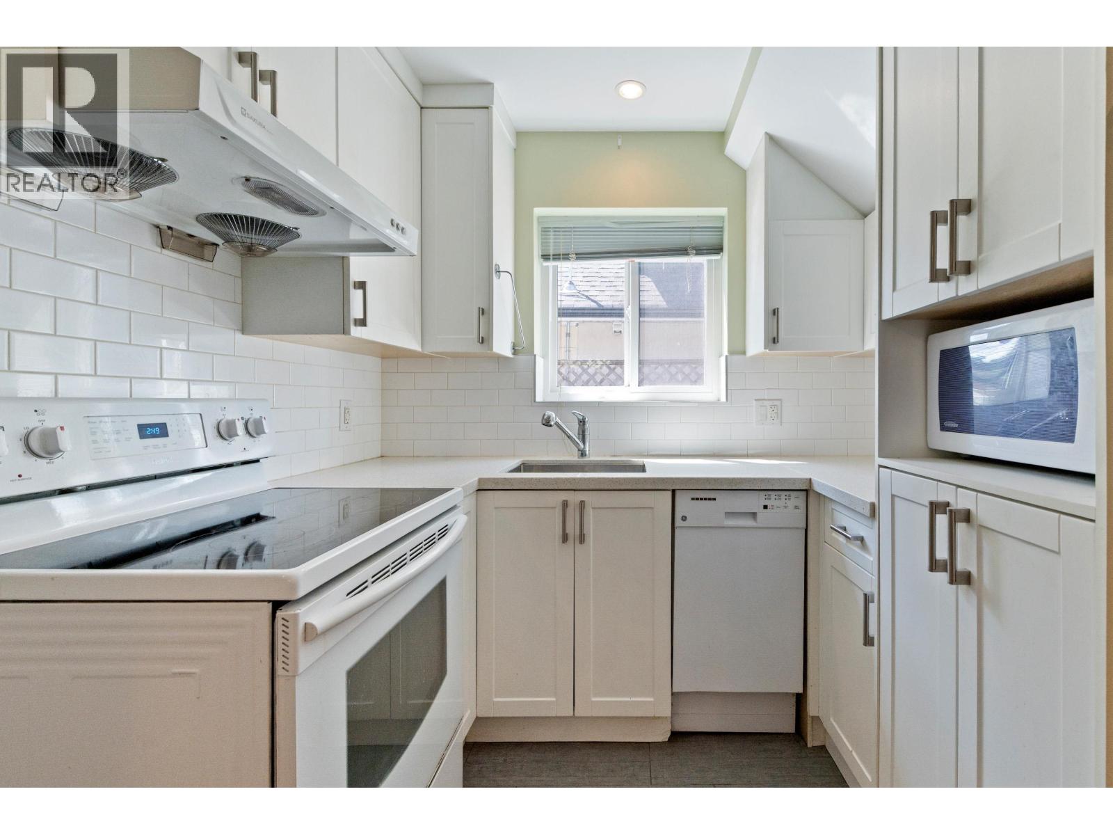 2744 W 10th Avenue, Vancouver, British Columbia  V6K 2J9 - Photo 25 - R3131917