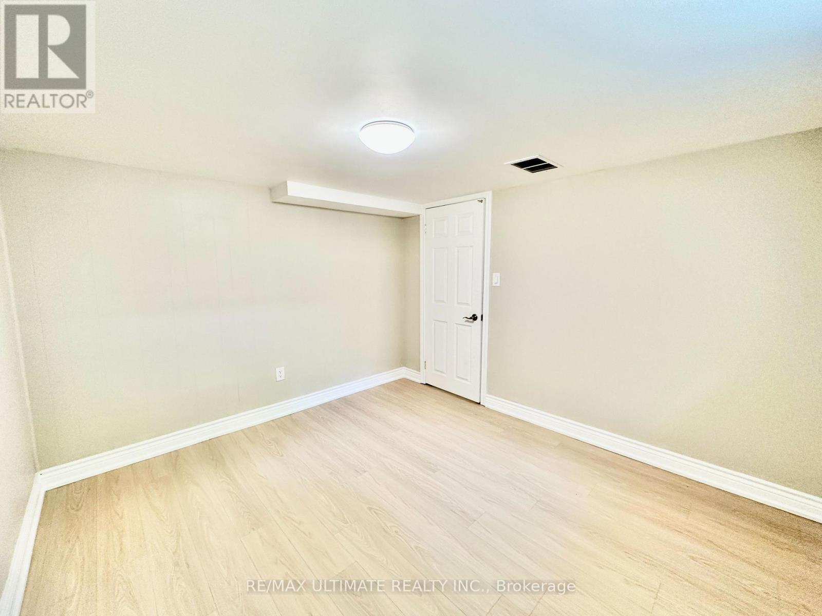 Bsmt - 225 Ferris Road, Toronto, Ontario  M4B 1H2 - Photo 12 - E13237460