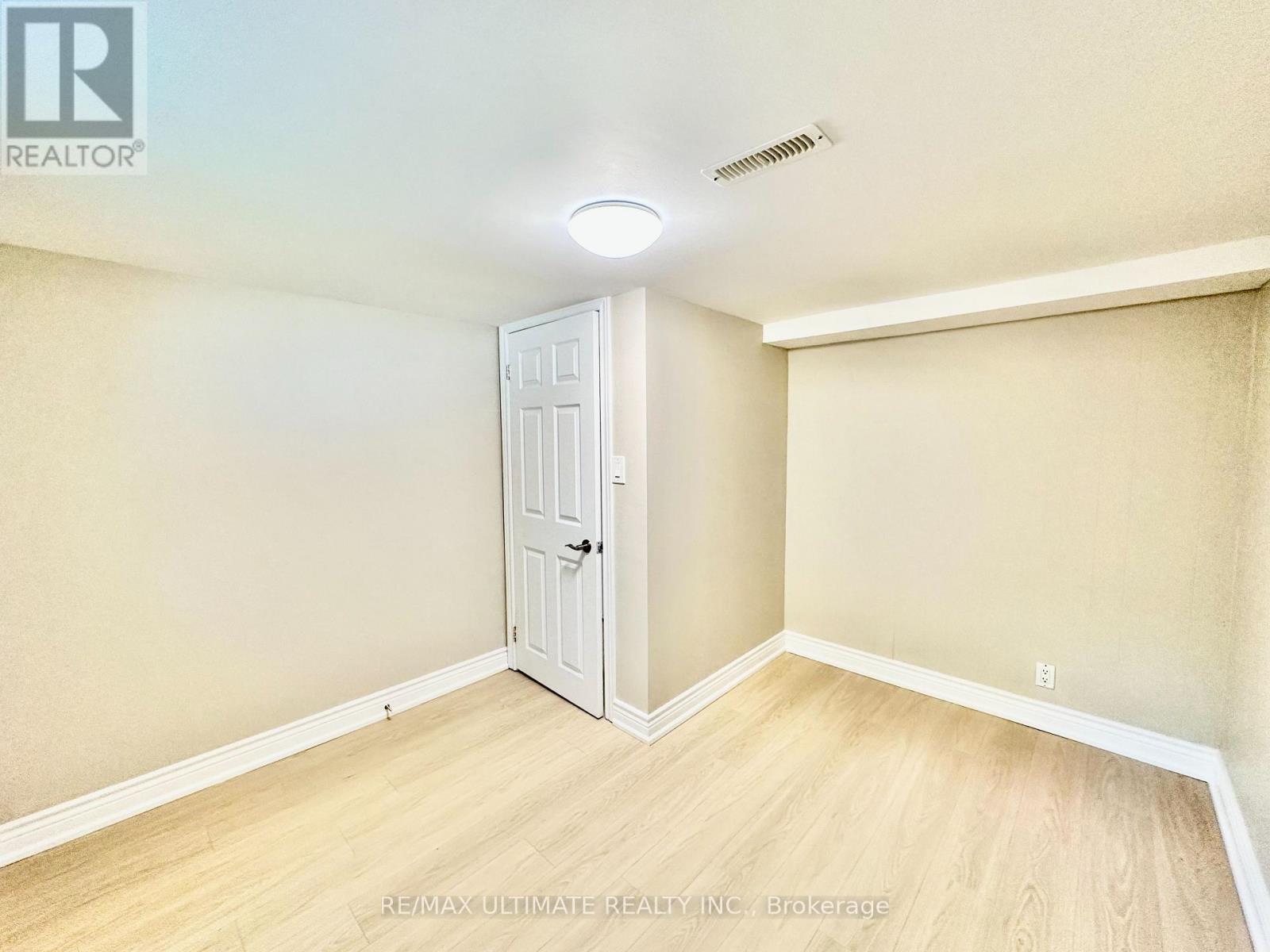 Bsmt - 225 Ferris Road, Toronto, Ontario  M4B 1H2 - Photo 16 - E13237460