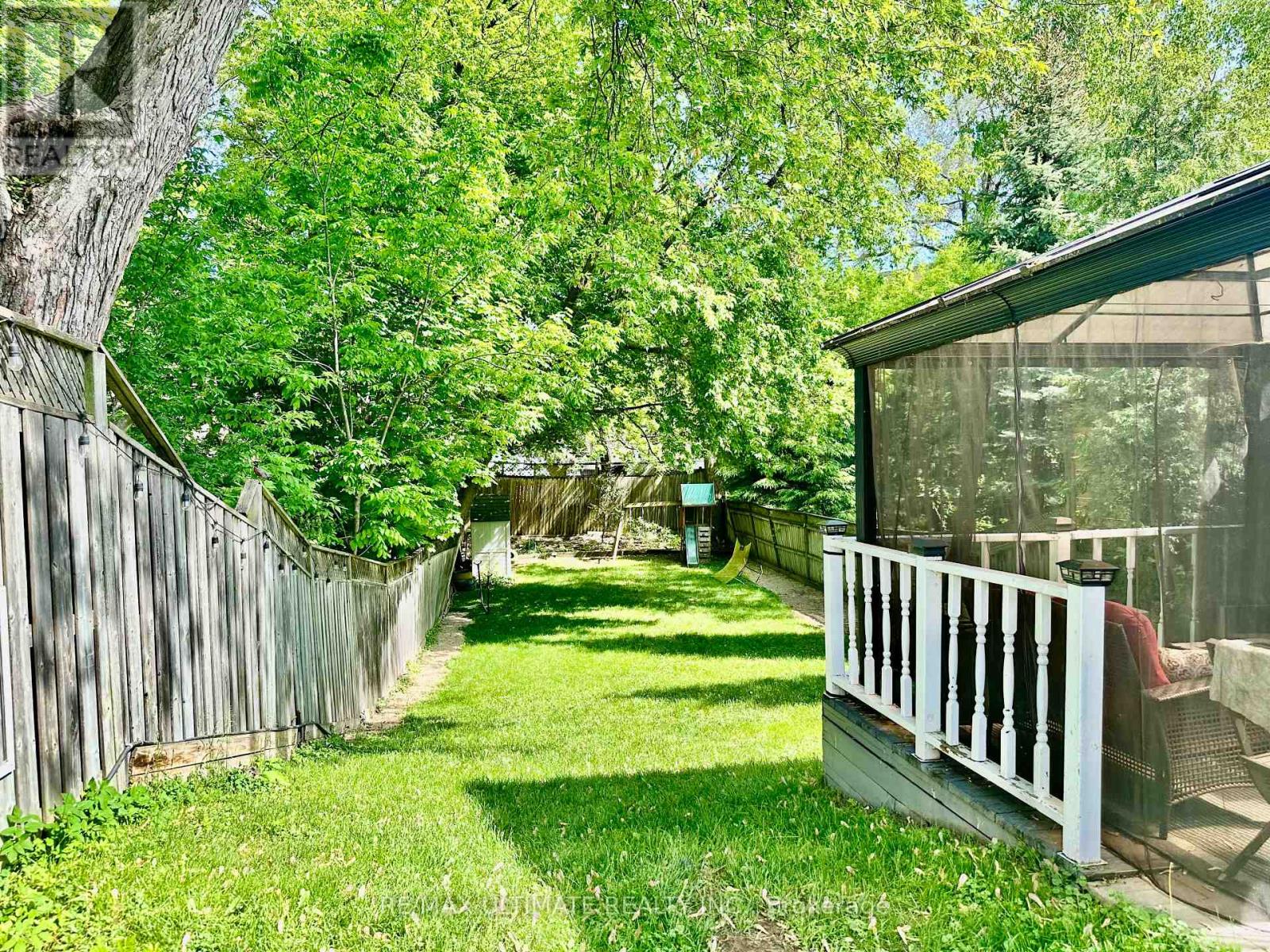 Bsmt - 225 Ferris Road, Toronto, Ontario  M4B 1H2 - Photo 21 - E13237460