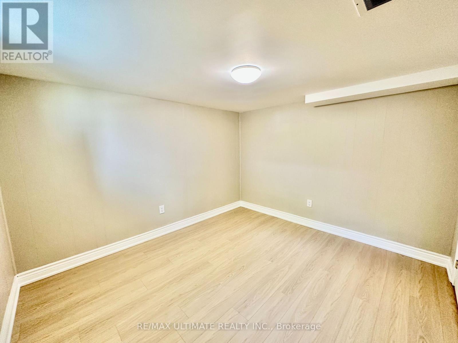Bsmt - 225 Ferris Road, Toronto, Ontario  M4B 1H2 - Photo 11 - E13237460