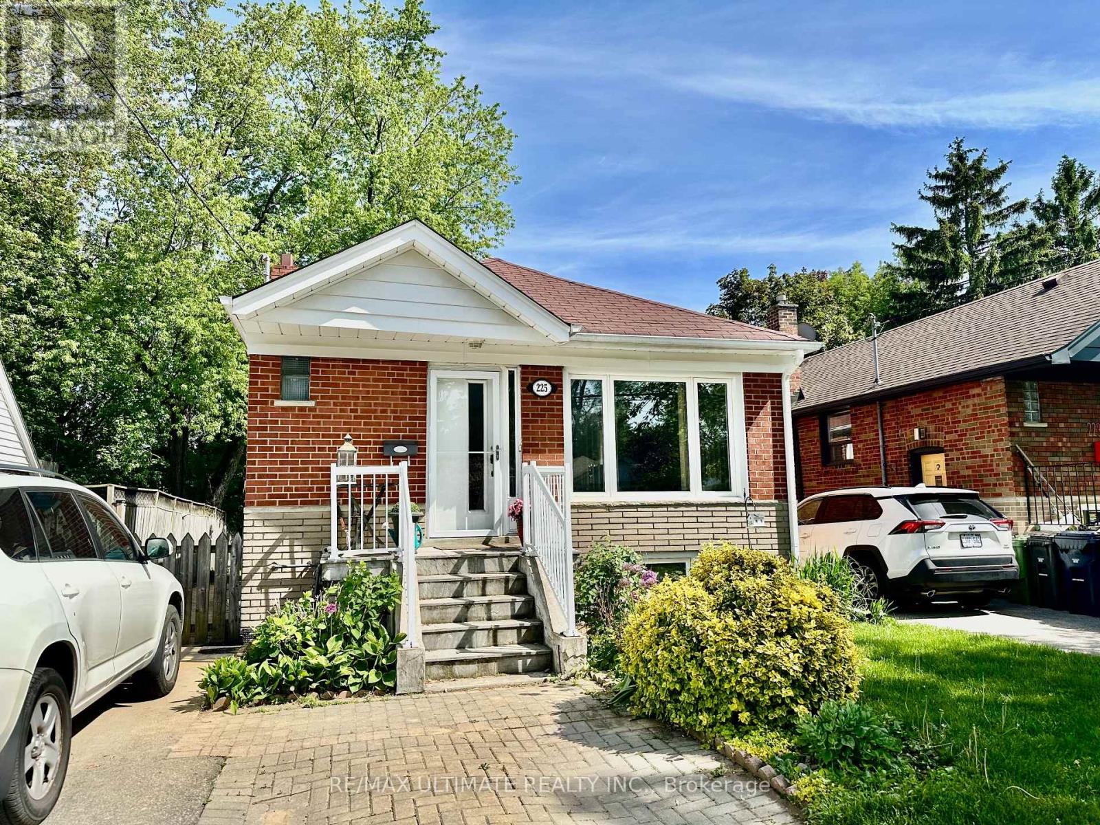 BSMT - 225 FERRIS ROAD, Toronto, Ontario