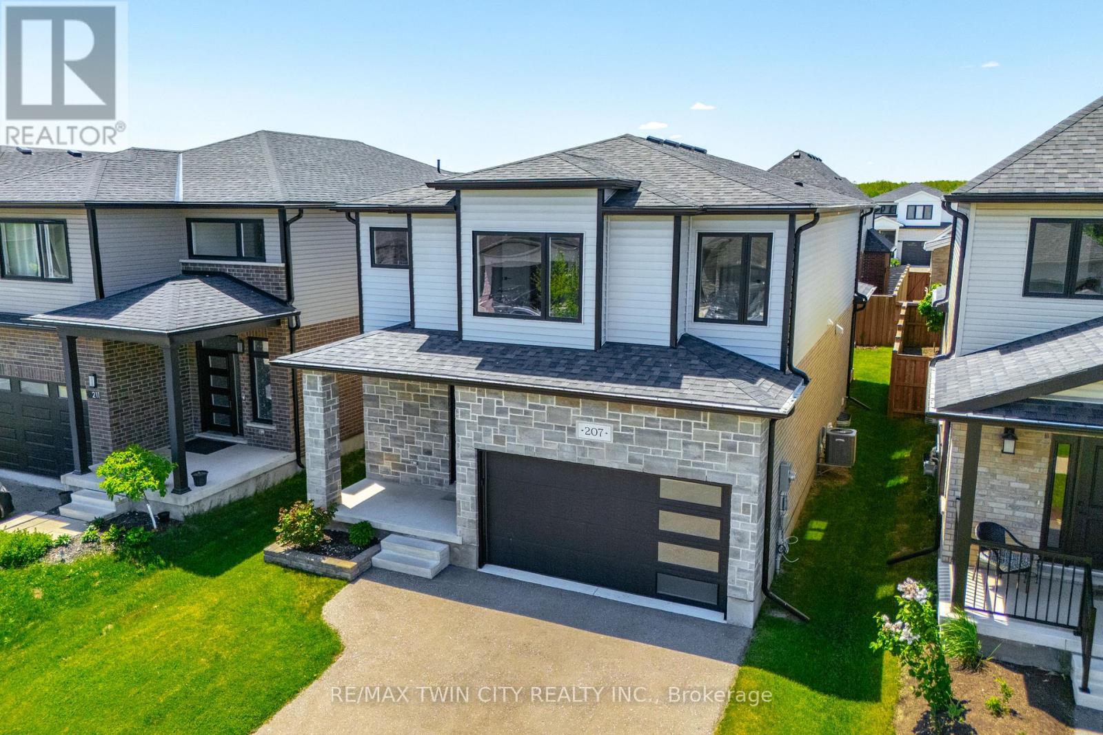 207 Timber Trail Road, Wellesley, Ontario  N3B 0E4 - Photo 2 - X13236836