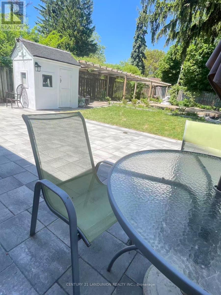 34 Grassmere Court, Oshawa, Ontario  L1H 3X4 - Photo 8 - E13237750