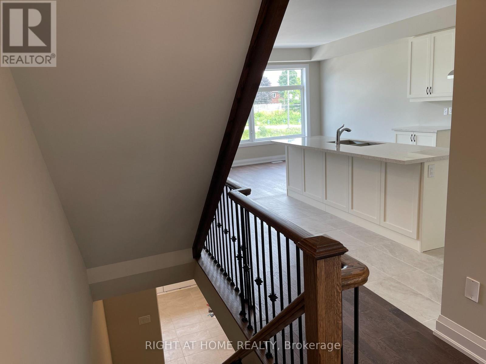 114 Kalinda Road, Newmarket, Ontario  L3X 0M7 - Photo 12 - N13237810