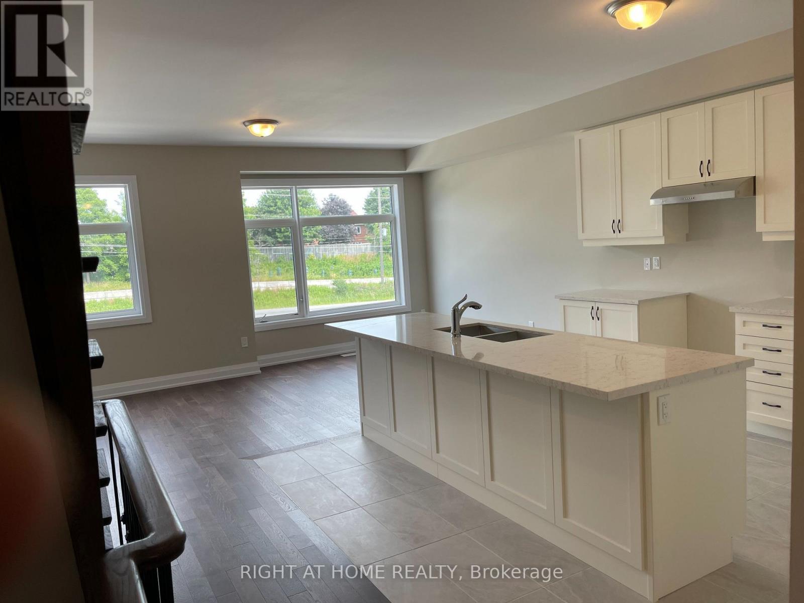 114 Kalinda Road, Newmarket, Ontario  L3X 0M7 - Photo 13 - N13237810