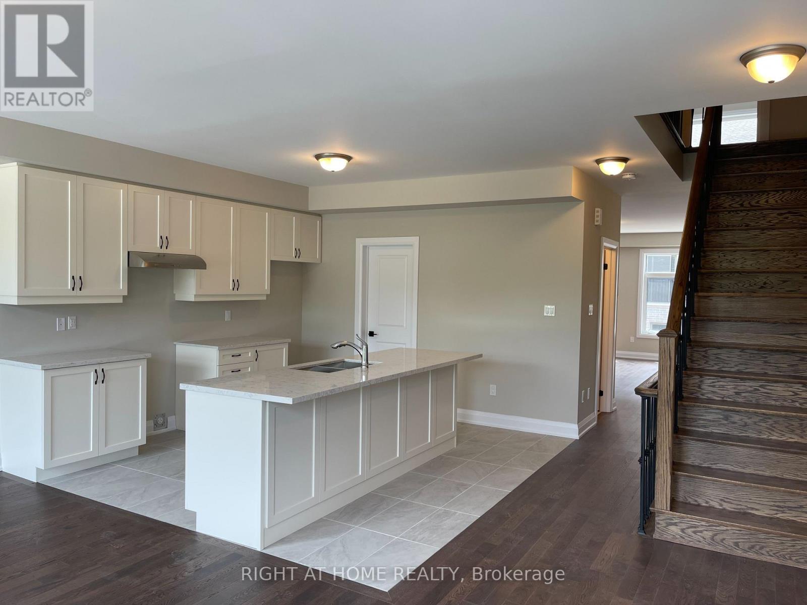 114 Kalinda Road, Newmarket, Ontario  L3X 0M7 - Photo 14 - N13237810