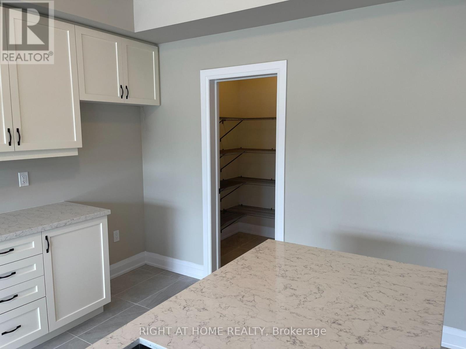 114 Kalinda Road, Newmarket, Ontario  L3X 0M7 - Photo 24 - N13237810