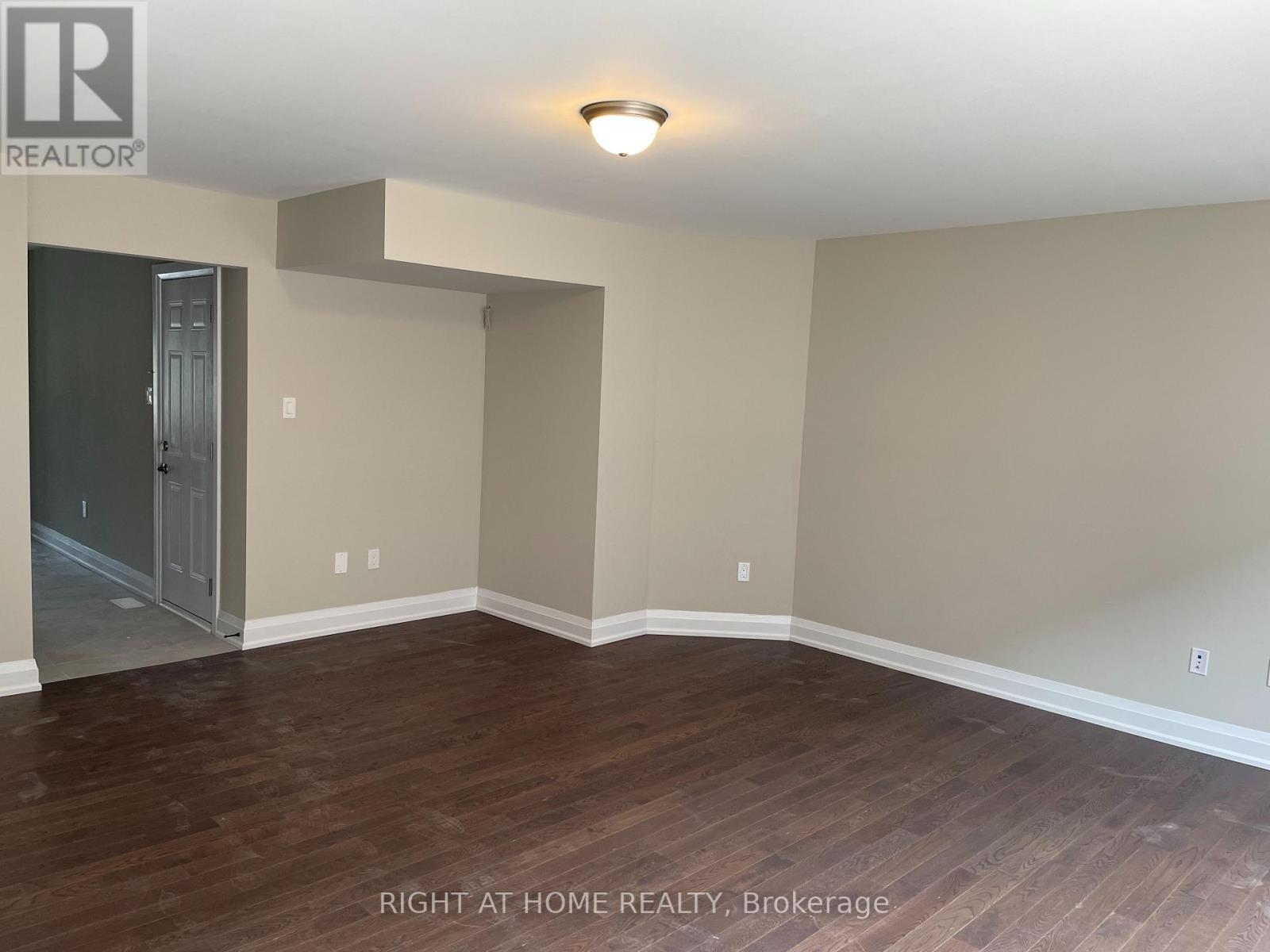 114 Kalinda Road, Newmarket, Ontario  L3X 0M7 - Photo 4 - N13237810