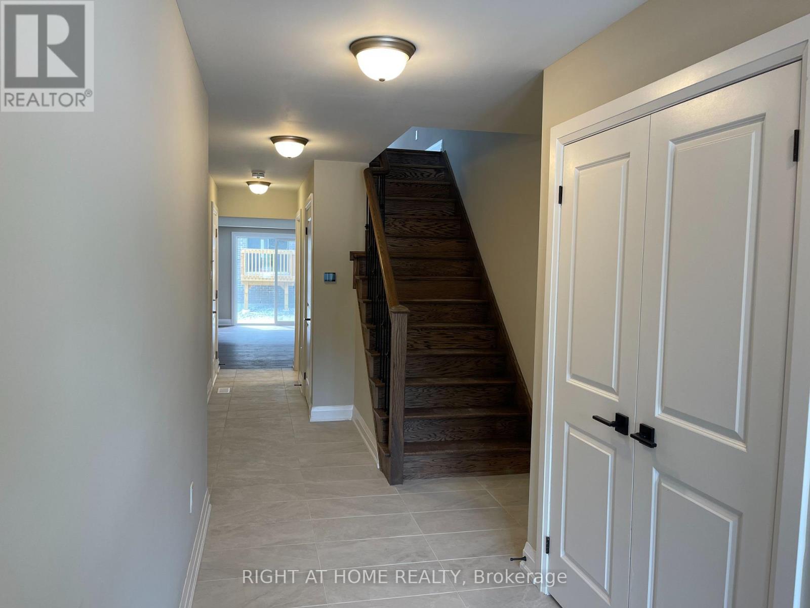 114 Kalinda Road, Newmarket, Ontario  L3X 0M7 - Photo 5 - N13237810