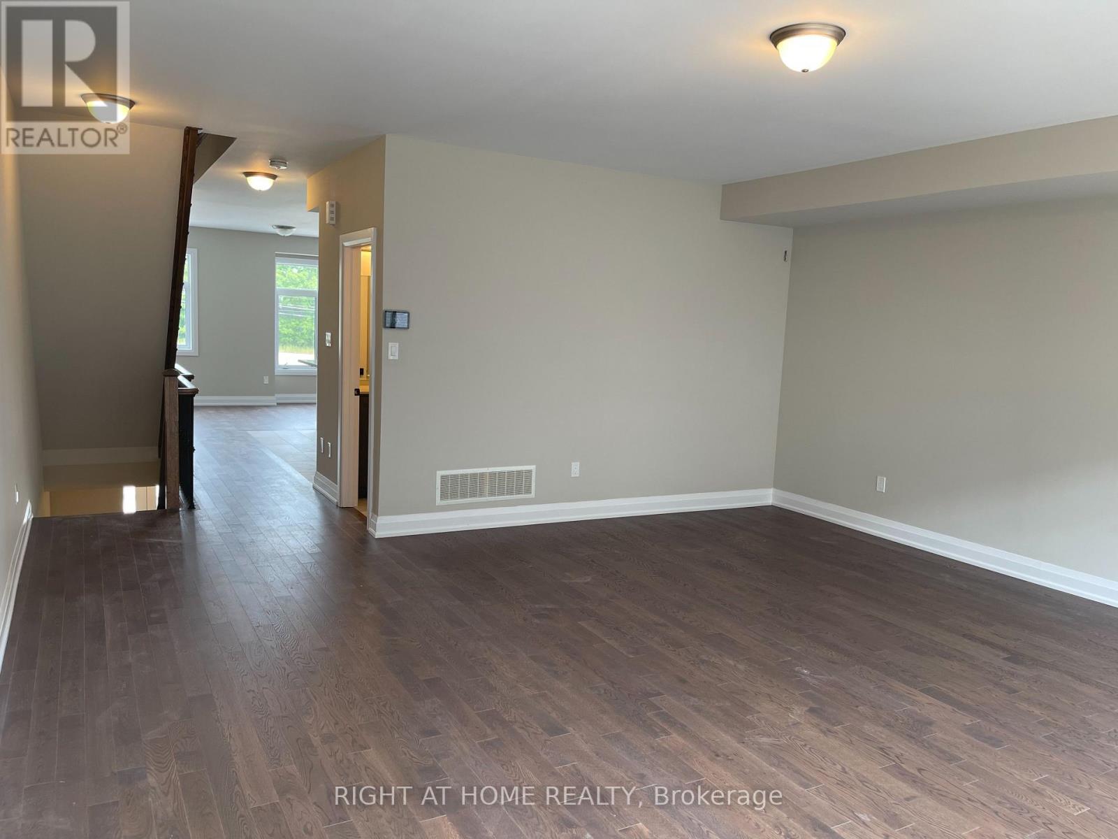 114 Kalinda Road, Newmarket, Ontario  L3X 0M7 - Photo 9 - N13237810