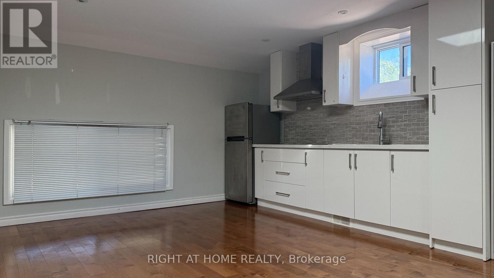 1 - 1088 PEARSON DRIVE, Oakville, Ontario