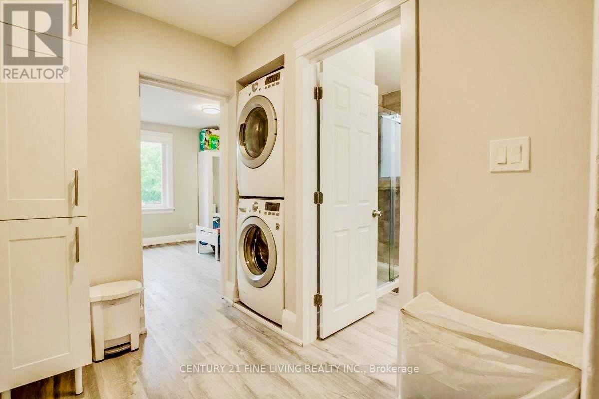 52 Kenwood Avenue, Toronto, Ontario  M6C 2R9 - Photo 5 - C13234252
