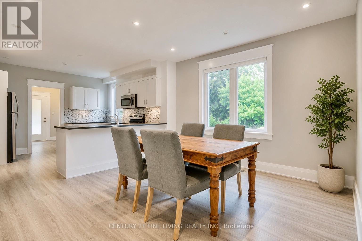 52 Kenwood Avenue, Toronto, Ontario  M6C 2R9 - Photo 12 - C13234252