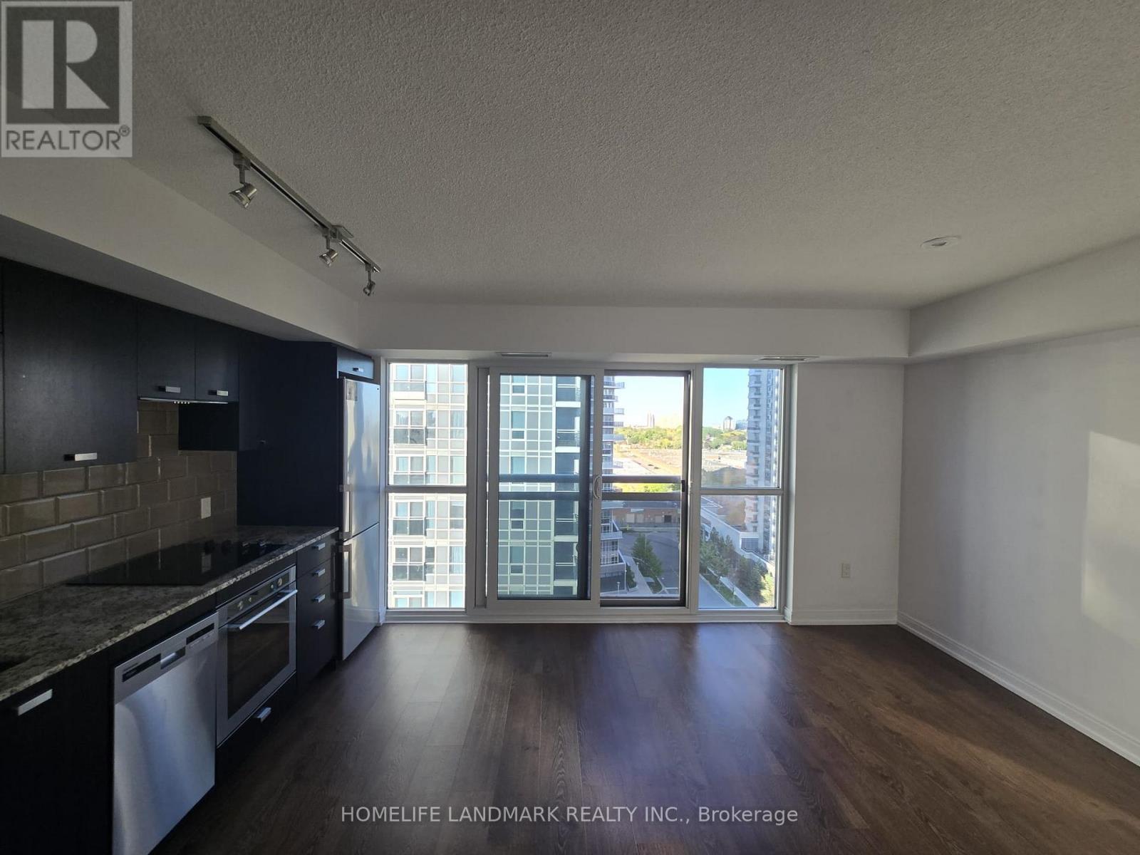 1217 - 275 Village Green Square, Toronto, Ontario  M1S 0L8 - Photo 6 - E13109080