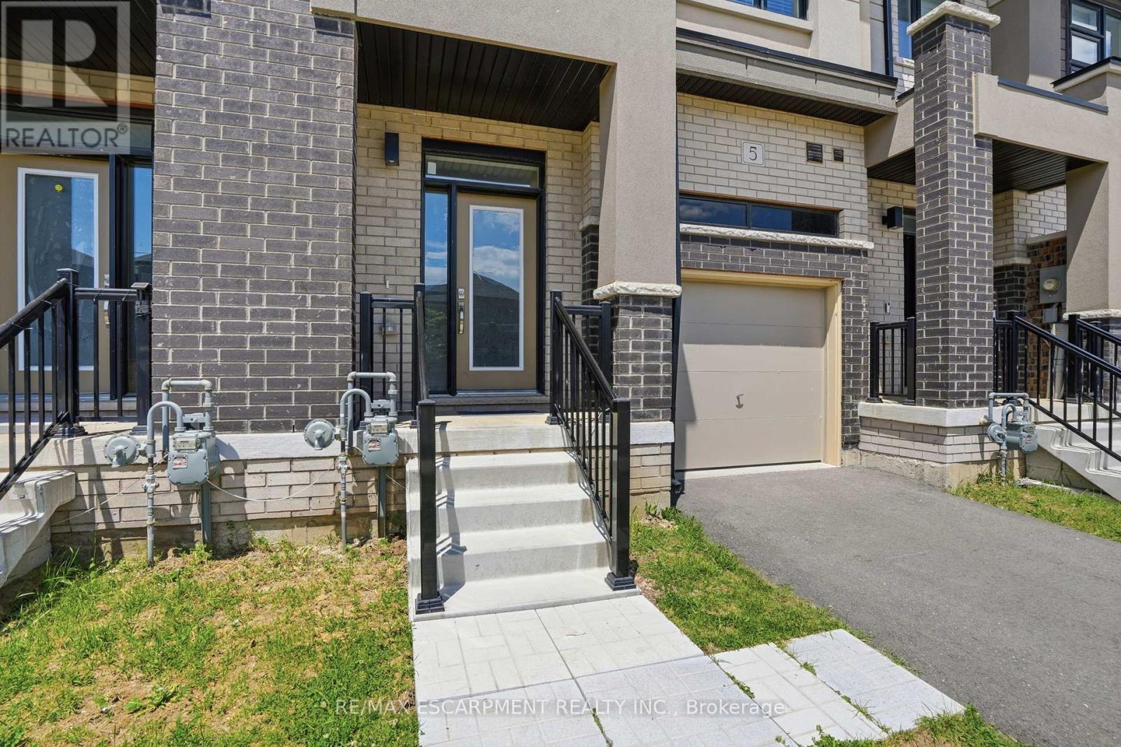 5 George Brier Drive W, Brant, Ontario  N3L 0L2 - Photo 4 - X13237770