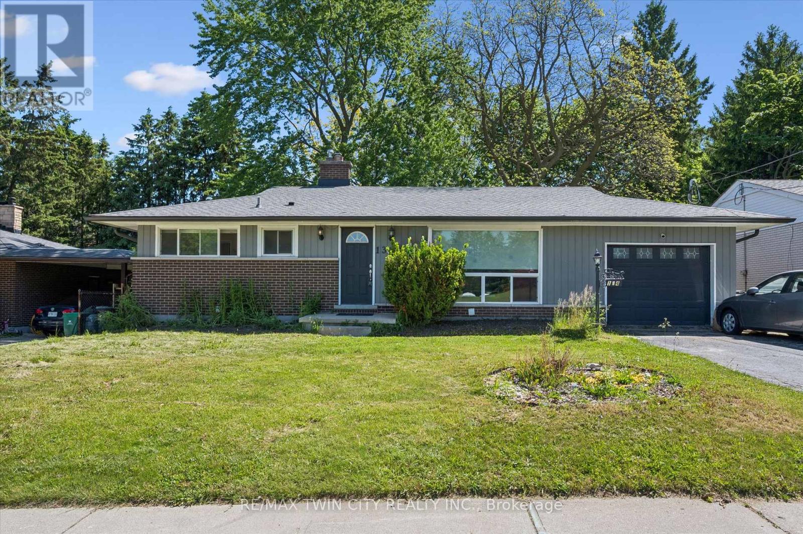 134 WESTMOUNT ROAD E, Kitchener, Ontario