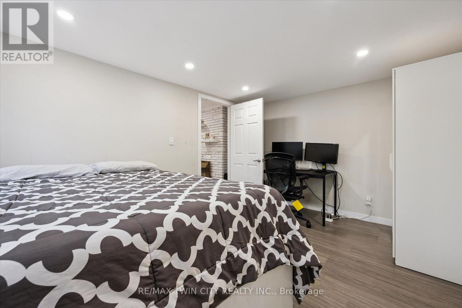 134 Westmount Road E, Kitchener, Ontario  N2M 4Y5 - Photo 23 - X13237778