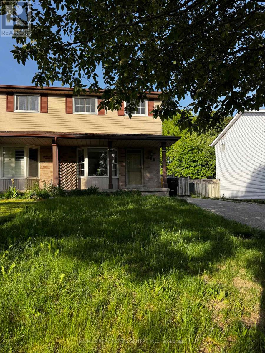 109 Connelly Drive, Kitchener, Ontario  N2N 2T9 - Photo 3 - X13045798