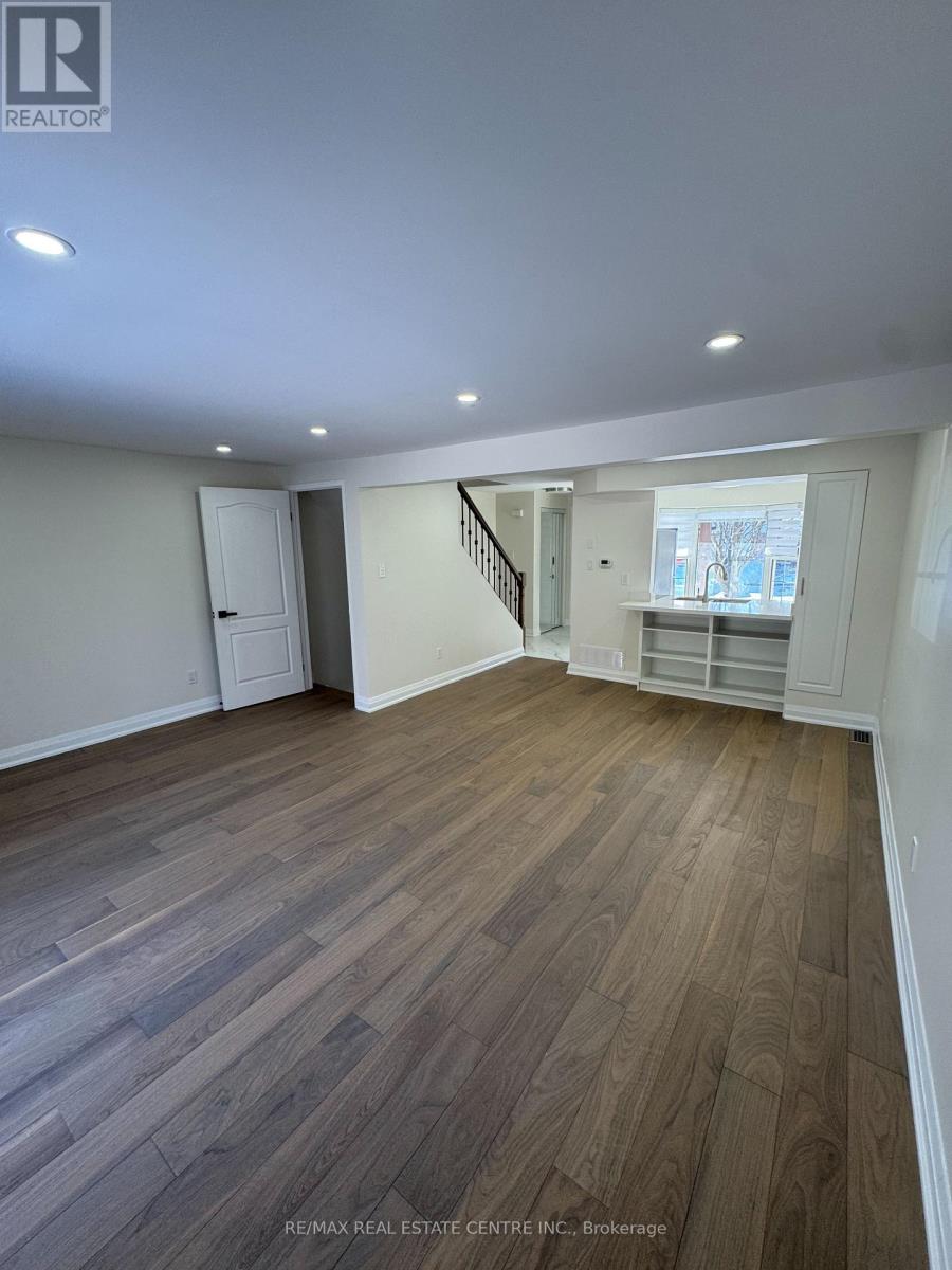 109 Connelly Drive, Kitchener, Ontario  N2N 2T9 - Photo 11 - X13045798