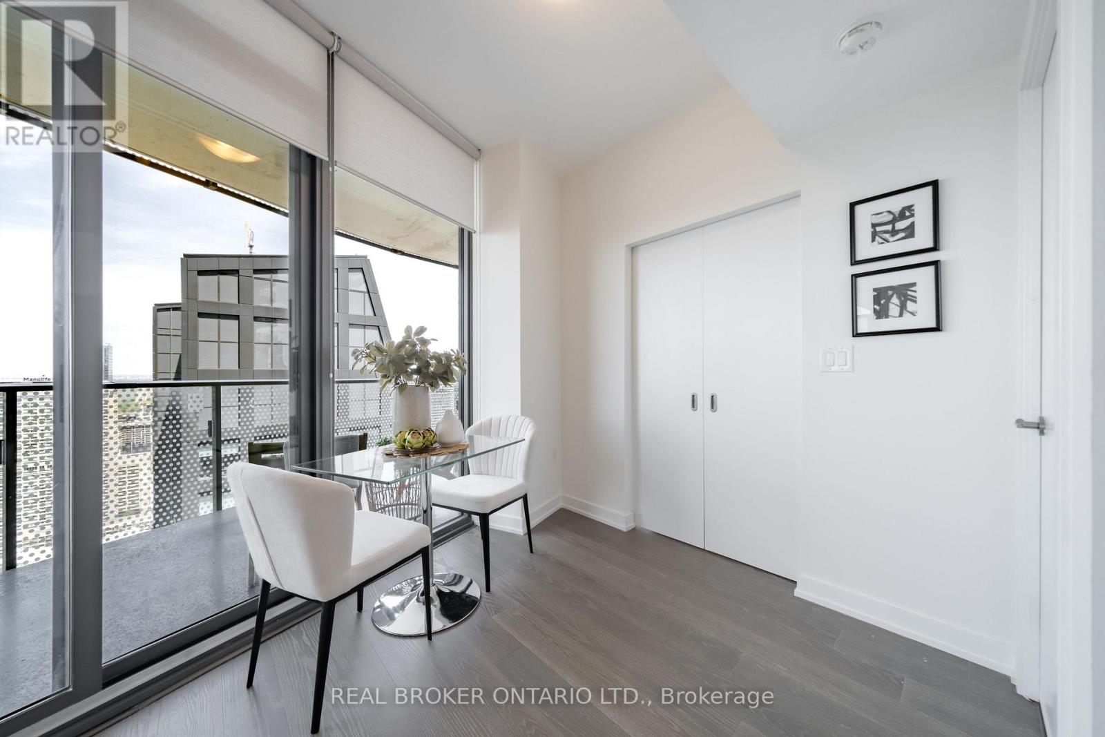 5611 - 11 Wellesley Street W, Toronto, Ontario  M4Y 0G4 - Photo 7 - C13236012