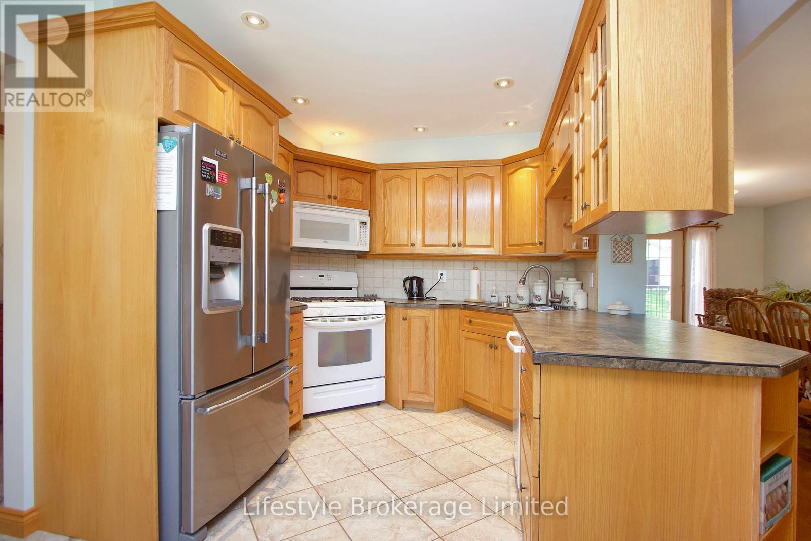 97 Hart Boulevard, Clarington, Ontario  L1B 1E4 - Photo 5 - E13236060