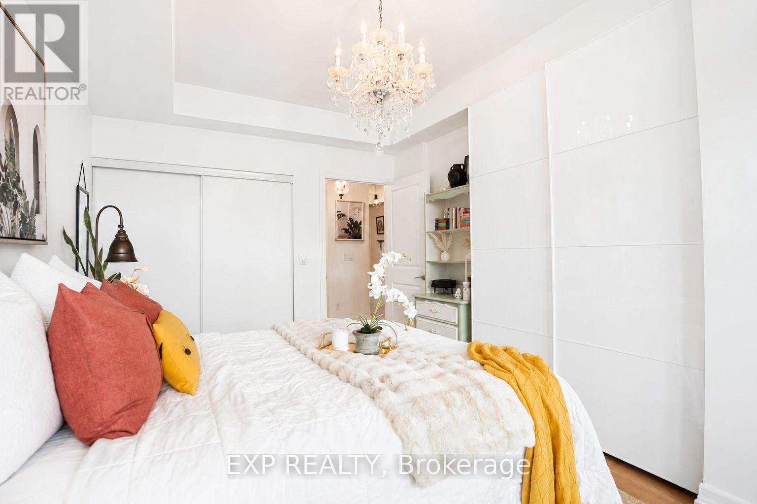 404 - 500 St Clair Avenue W, Toronto, Ontario  M6C 1A8 - Photo 12 - C13237854
