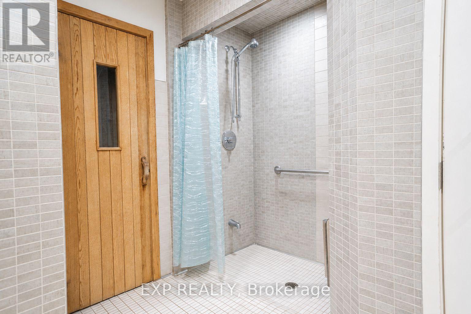 404 - 500 St Clair Avenue W, Toronto, Ontario  M6C 1A8 - Photo 22 - C13237854