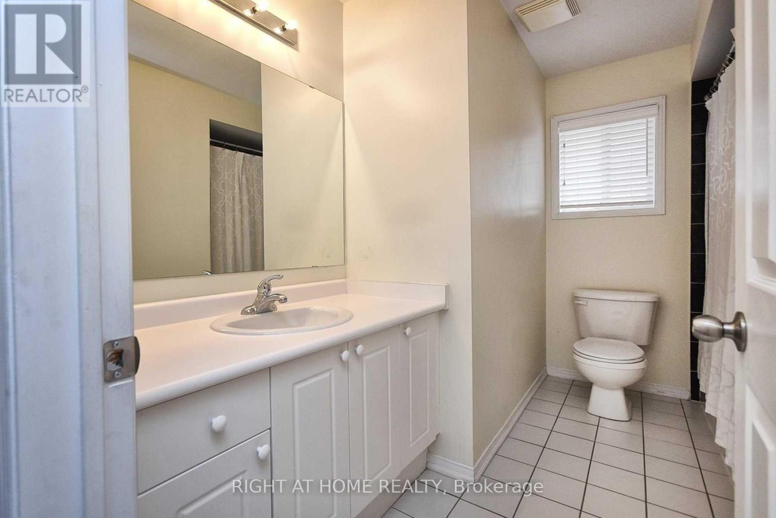7240 Village Walk, Mississauga, Ontario  L5W 1V8 - Photo 11 - W13237844