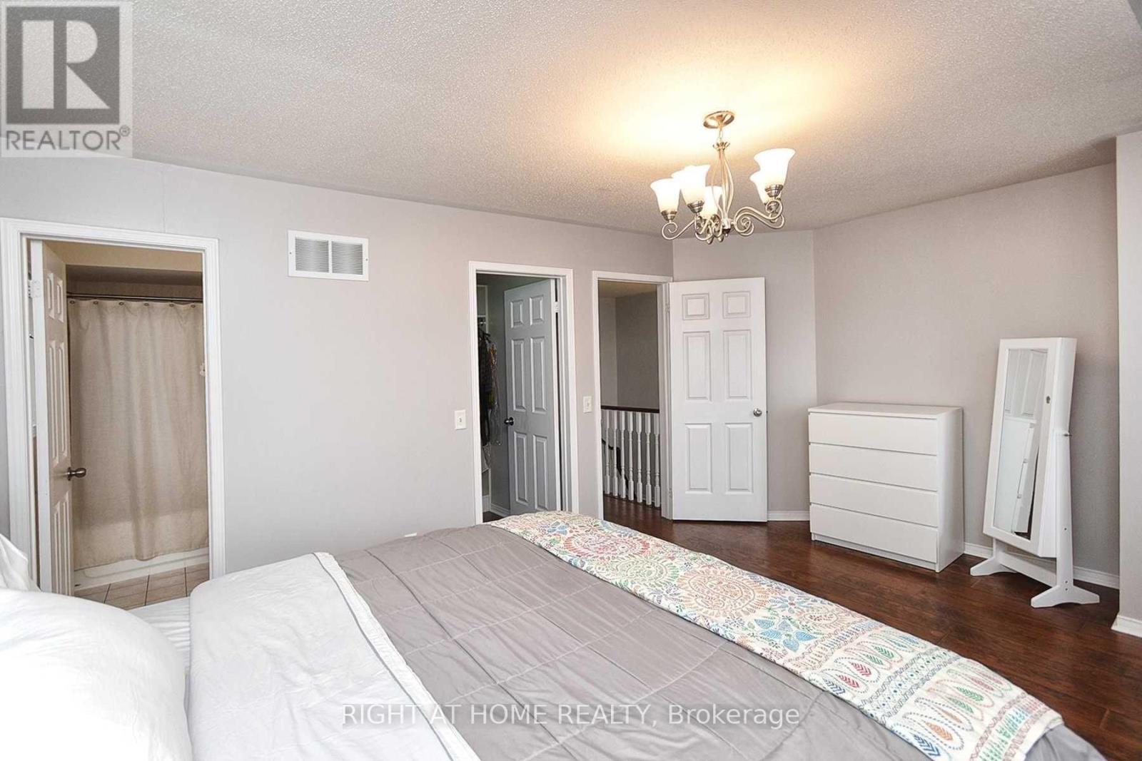 7240 Village Walk, Mississauga, Ontario  L5W 1V8 - Photo 12 - W13237844