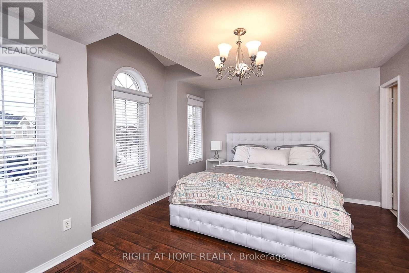 7240 Village Walk, Mississauga, Ontario  L5W 1V8 - Photo 13 - W13237844