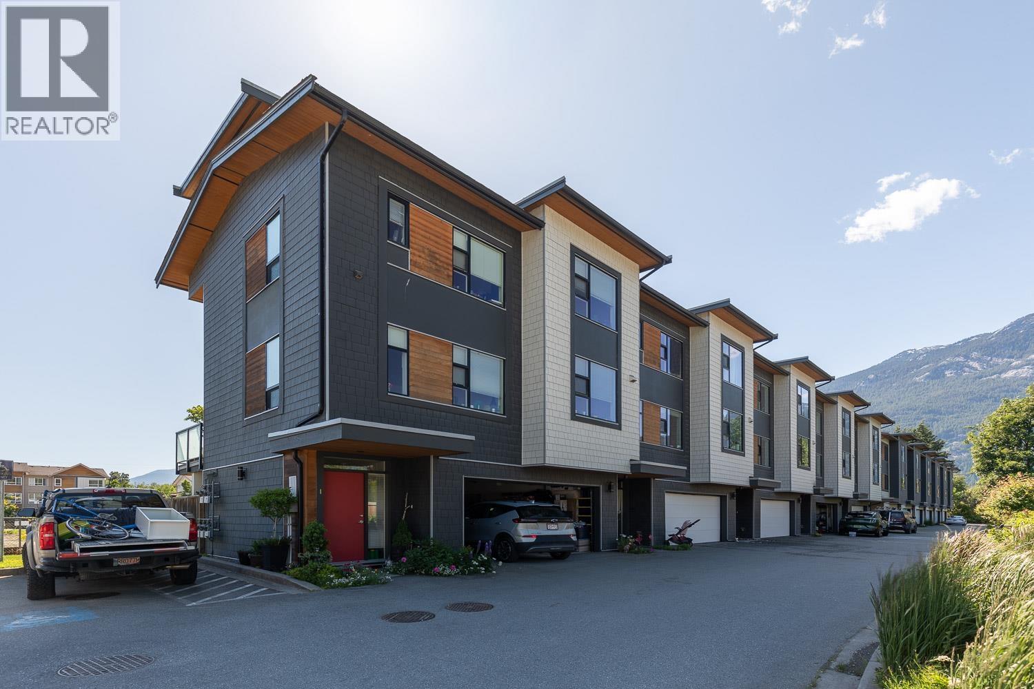 3 38447 Buckley Avenue, Squamish, British Columbia  V8B 0B8 - Photo 1 - R3132008
